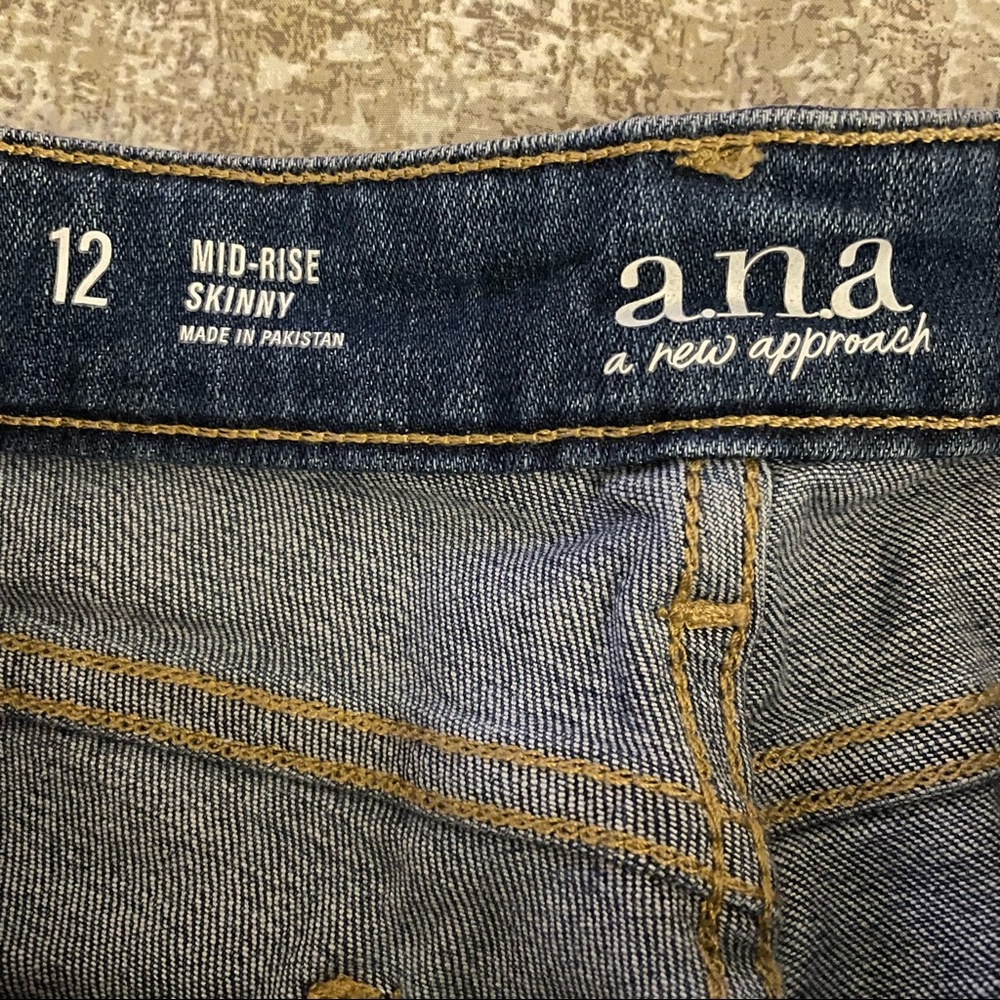 🌾SALE🌾a.n.a skinny jeans - Picture 4 of 7